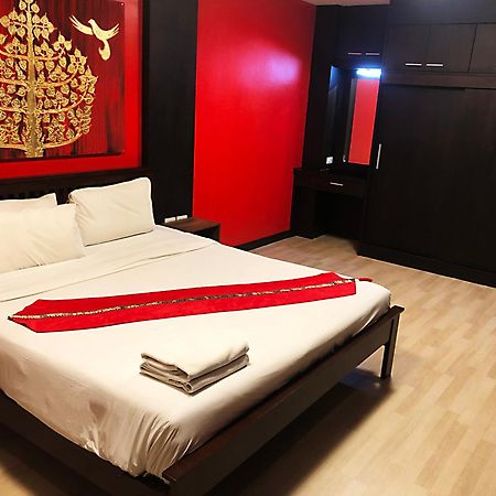 Zip Hotel & Restaurant Паттайя Экстерьер фото